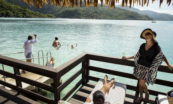 RCL_OA_GENIE_5b_Labadee_Cabana_1759_RETOUCHED-600x360